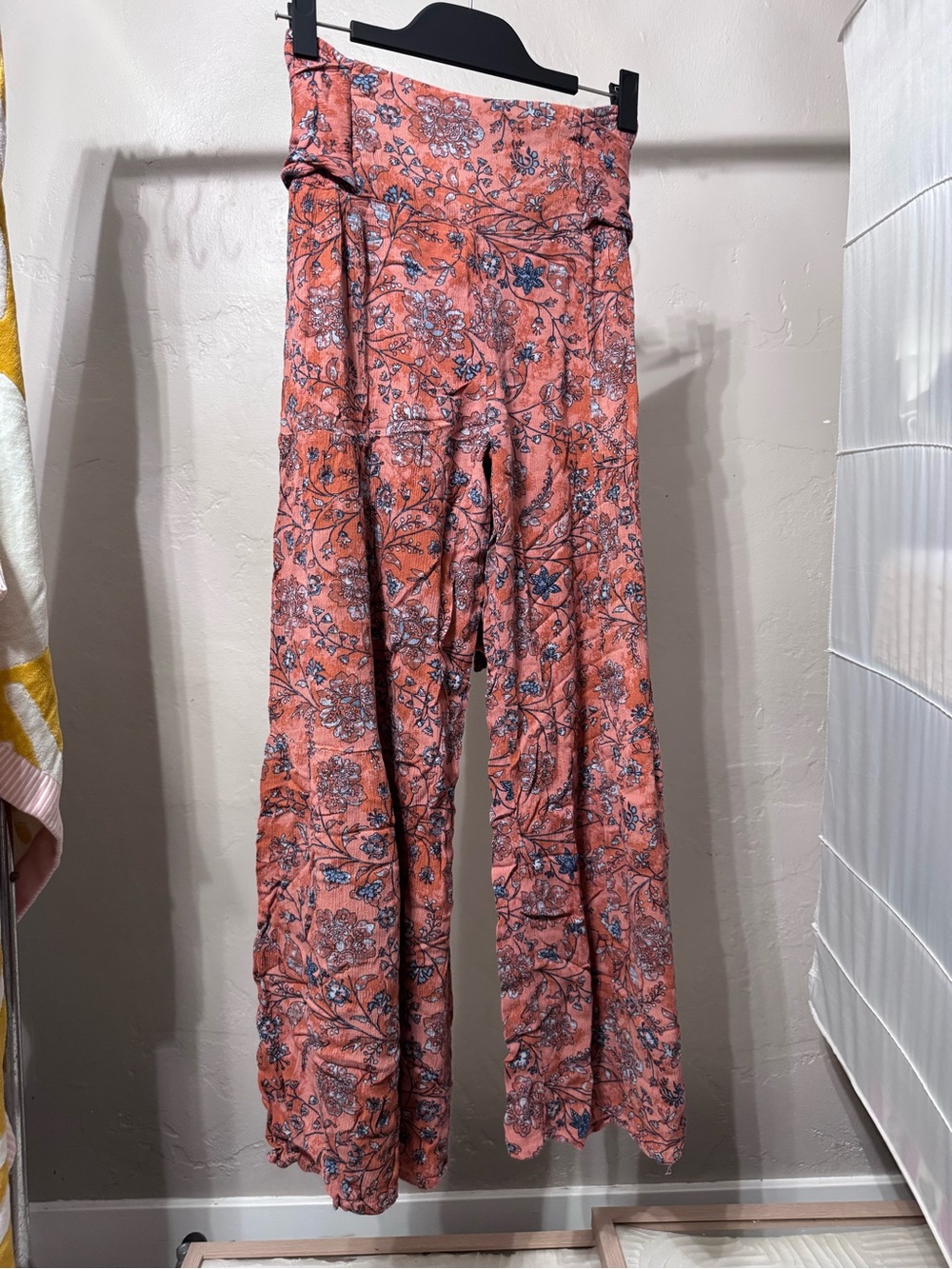 Rewash Coral Floral Wide-Leg Pants with Tie Waist - Picture 9 of 13